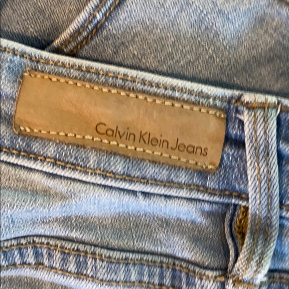 Calvin Klein Bermuda Shorts - Picture 6 of 8